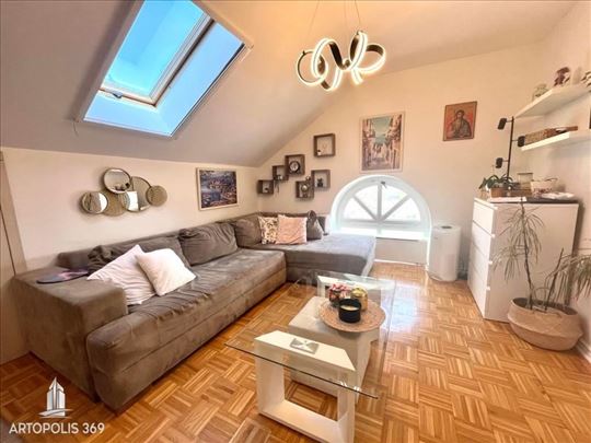 Svetao, 3.0, trostrano orijentisan ID#1118