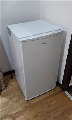 Tesla mali frizider