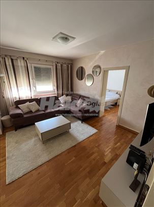 Trosoban stan + parking mesto, Voždovac