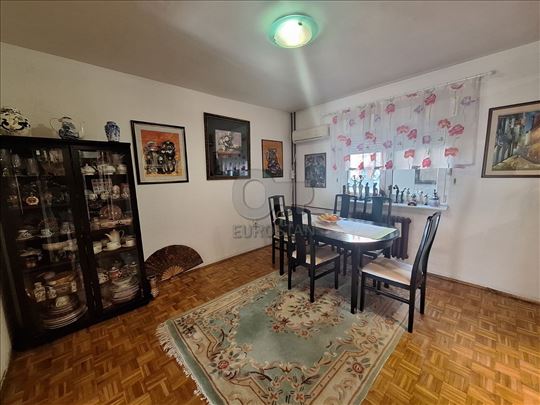 Vidikovac, 68m2, uknjižen, I sprat, lift, svetao