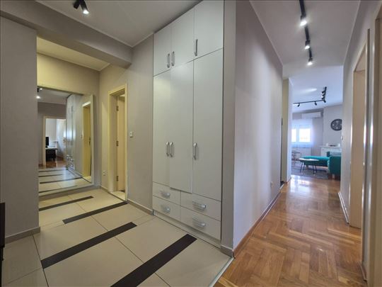 Vukov spomenik, Ruzveltova, 73m2, naamešten