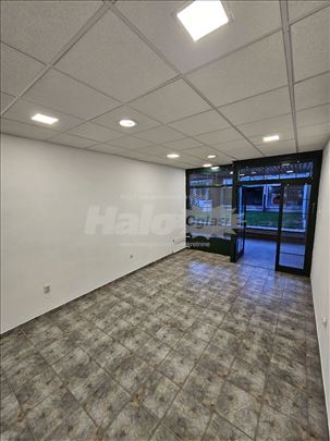 Blok 44, TC Mala Piramida, 25.5 m2, Prizemlje