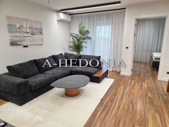 Blok 65, The One, nov, 2.0, svetao, opremljen