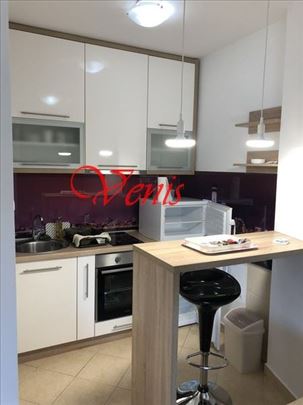 Grbavica ul.Braće Ribnikara 40 m2