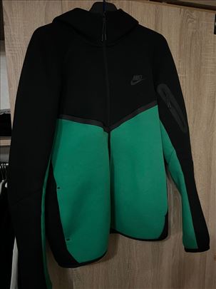 hitna prodaja nike tech fleece komplet trenerka
