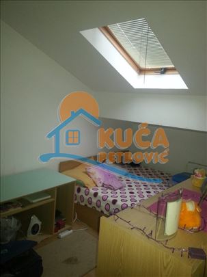 Izdaje se stan kod parka Sveti Sava!