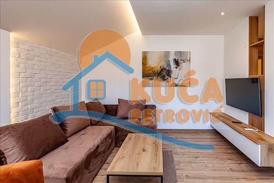 Izdaje se stan u kući u Duvaništu 45m2!