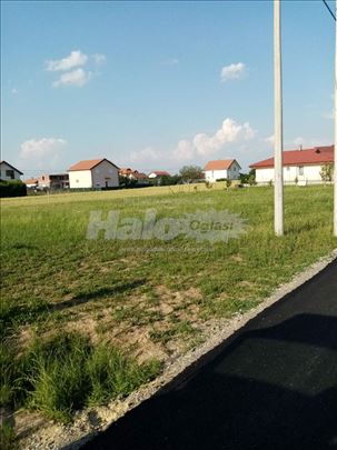 Izdajem plac na Ledinama - 15 ari