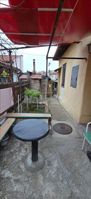 Kuća na Zvezdari u Učiteljskom naselju - POVOLJNO