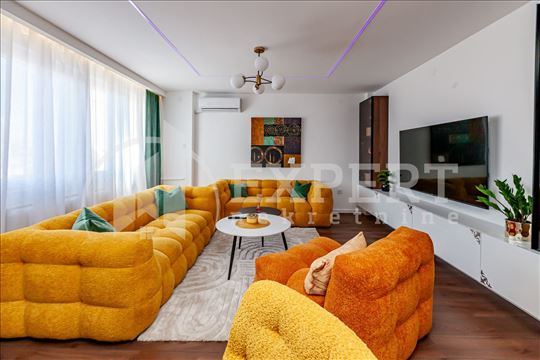 Lux stan Bulevar Nemanjića, 79m2