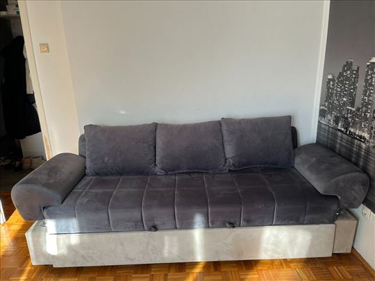 Prodajem trosed i dvosed