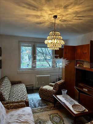 Retko u ponudi, jednosoban stan preko puta škole 