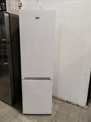 Kombinovani frizider Beko garancija 12 meseci