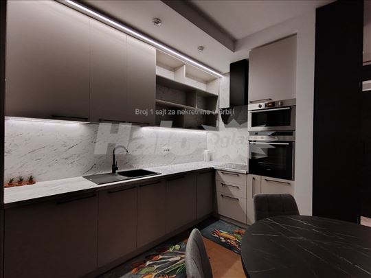 NEW, 4.0, LUX, Vracar, Crveni krst