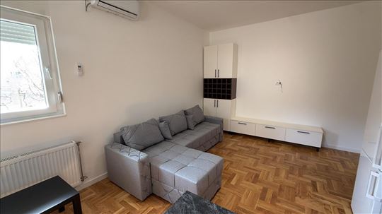 Nov, neuseljavan, trosoban