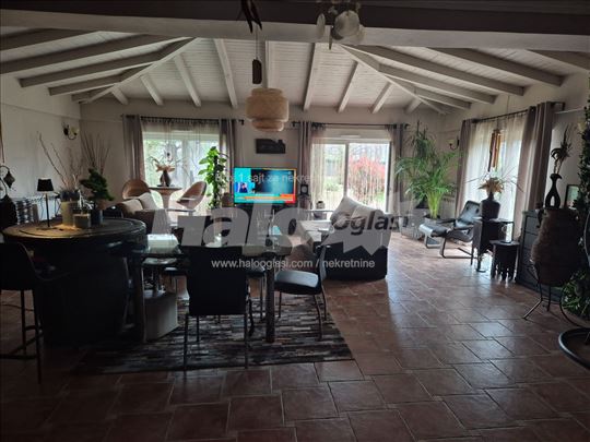 Prelepa kuca od 165m2 i 16 ari placa