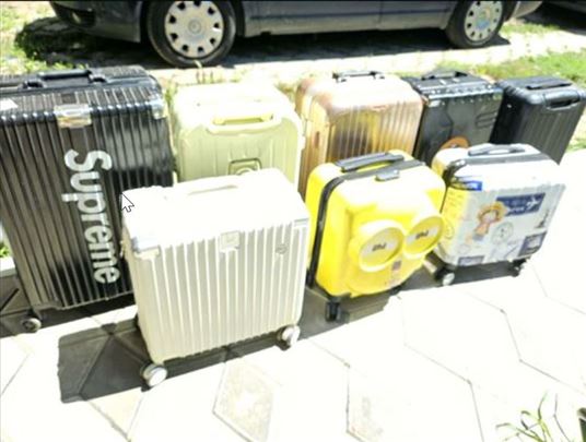 Продају се велики/мали путни кофери