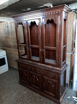 Vitrina sa kredencem od punog drveta