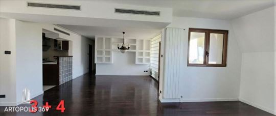 167 m2, vojna zgrada, kompletno renoviran dupleks