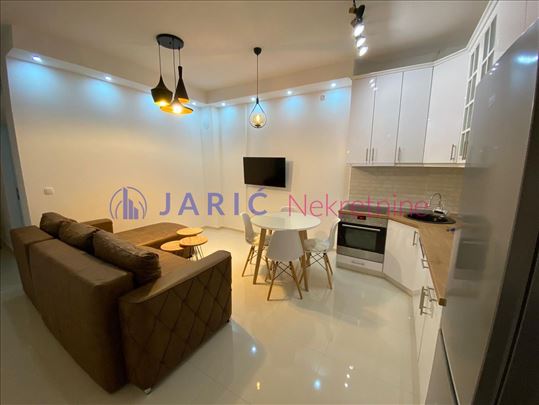 Crveni Krst 40m2.2.0.Lux