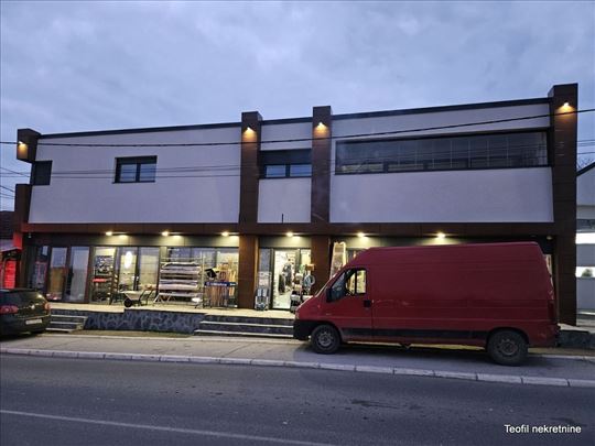 Ekskluzivan poslov-stambeni objekat 640, Lazarevac