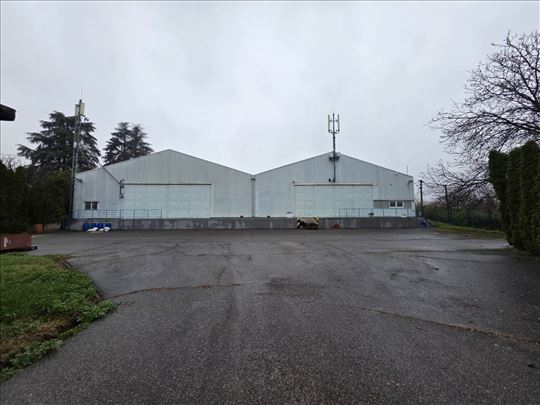 Izdaje se poslovni prostor – dve hale u Grockoj