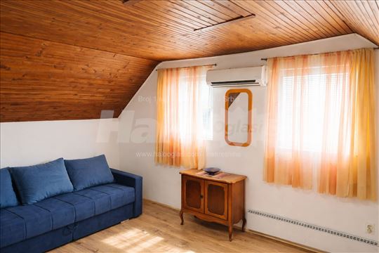 Izdajem stan u Zemunu