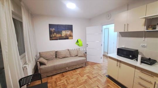 Jednoiposoban stan na Paliluli ID#7869