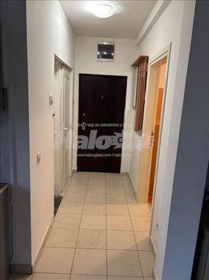 Komforan i funkcionalan stan – odmah useljiv