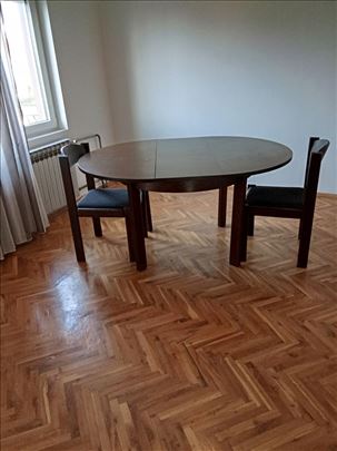 Kuhinjski sto i 2 stolice