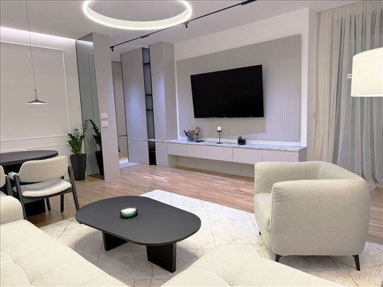 Lux nov 3.0 opremljen stan+garaza