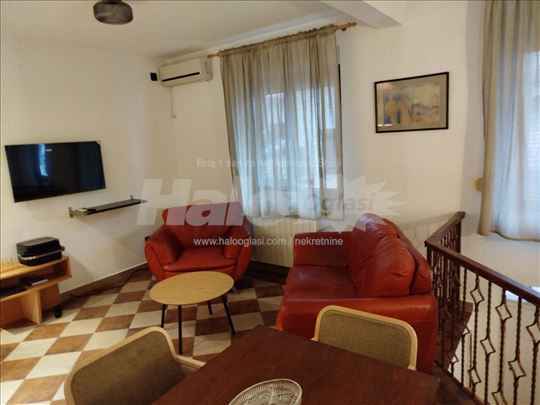 Mir i luksuz u srcu Vračara, lični parking