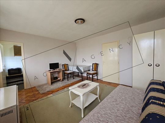 Opremljena garsonjera u Kraljevu 26 m2