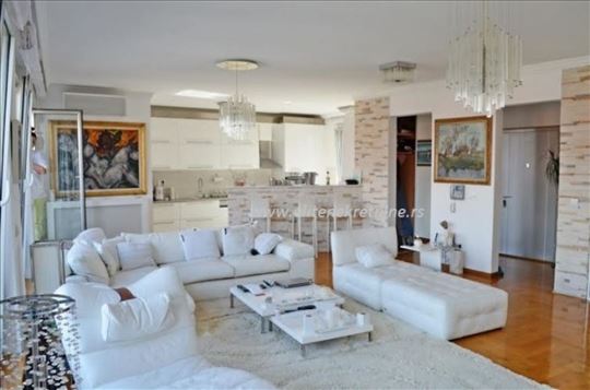 Petosoban duplex penthouse,garaza