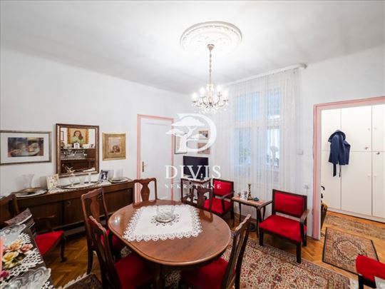 Salonski stan na prodaju u Mačvanskoj ulici, 84m2 