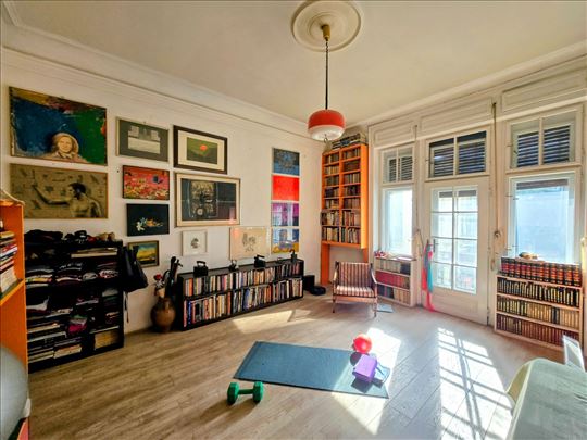 Savršen salonski stan, mereno 138m2