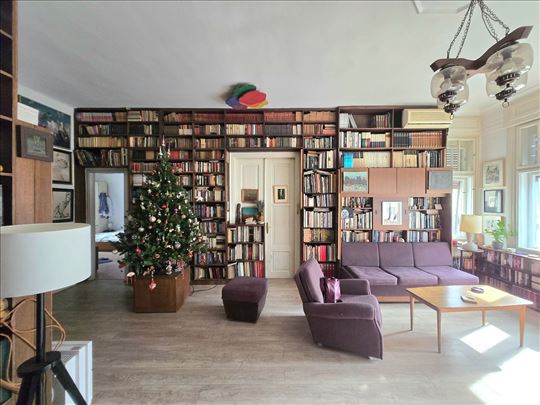 Savršen salonski stan, mereno 138m2