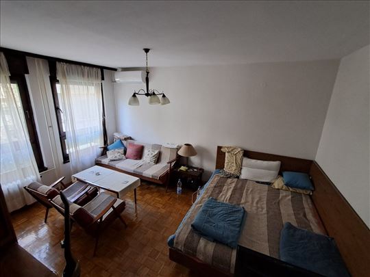 Vraćar, Kalenić, funkcionalan, pogled ka dvorištu