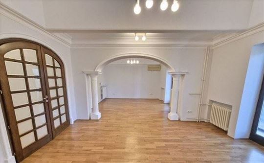 Autokomanda,kuća,pp. 550m2 bruto