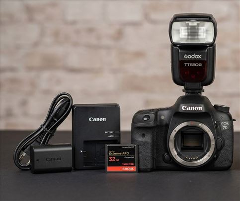  Canon 7D + Godox TT680