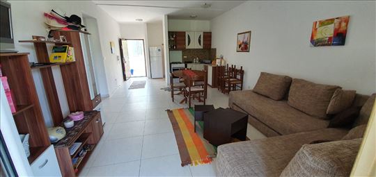 Herceg Novi, Mirište, trosobni stanovi