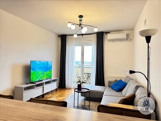 Izdaje se nov četvorosoban stan sa pogledom na Fru