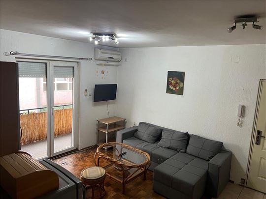 Kotez,kod auto Čačka,1-5, I sprat,40m2