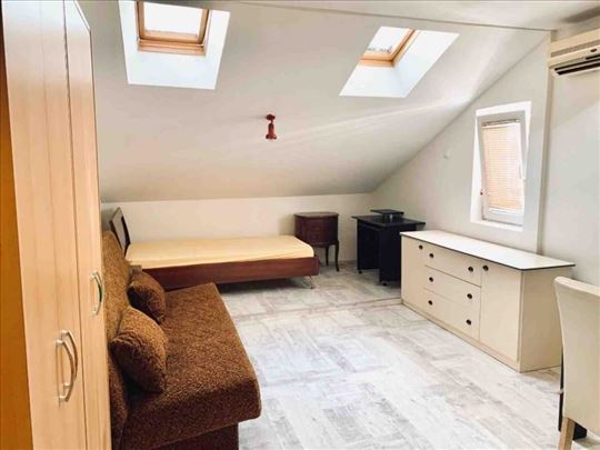 Križanićeva,studio,potkrovlje ID#8289