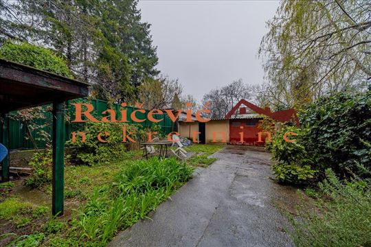 Lion, Brsjacka, 114 m2, garaza, dvoriste 2.5 ara