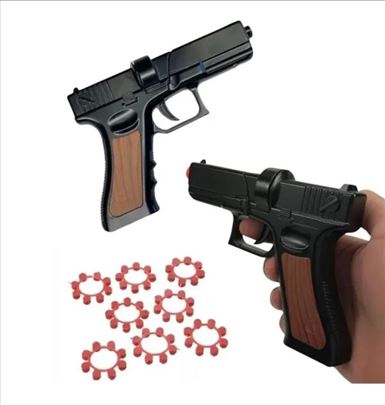 Metalni pistolj na kapisle Novo