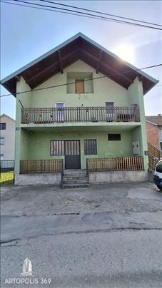 Odlična kuća, 160 m2, 4 ara placa, bez ulaganja ID