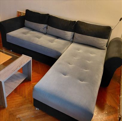 Povoljno ugaona garnitura u odličnom stanju