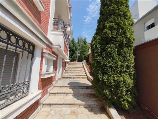 Prodaja stana Miloja Đaka 102m2