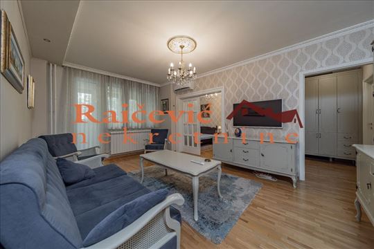 Skadarlija, pesacka zona, luks renoviran!